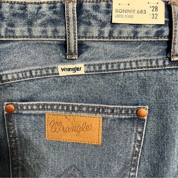 WRANGLER LIGHT WASH BONNIE LOOSE FLARE WIDE JEANS 28 x - Picture 10 of 10